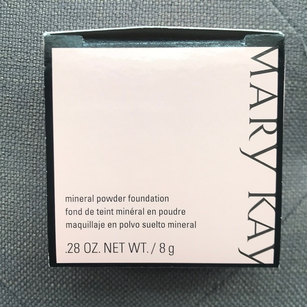 New! Mary Kay Mineral Powder